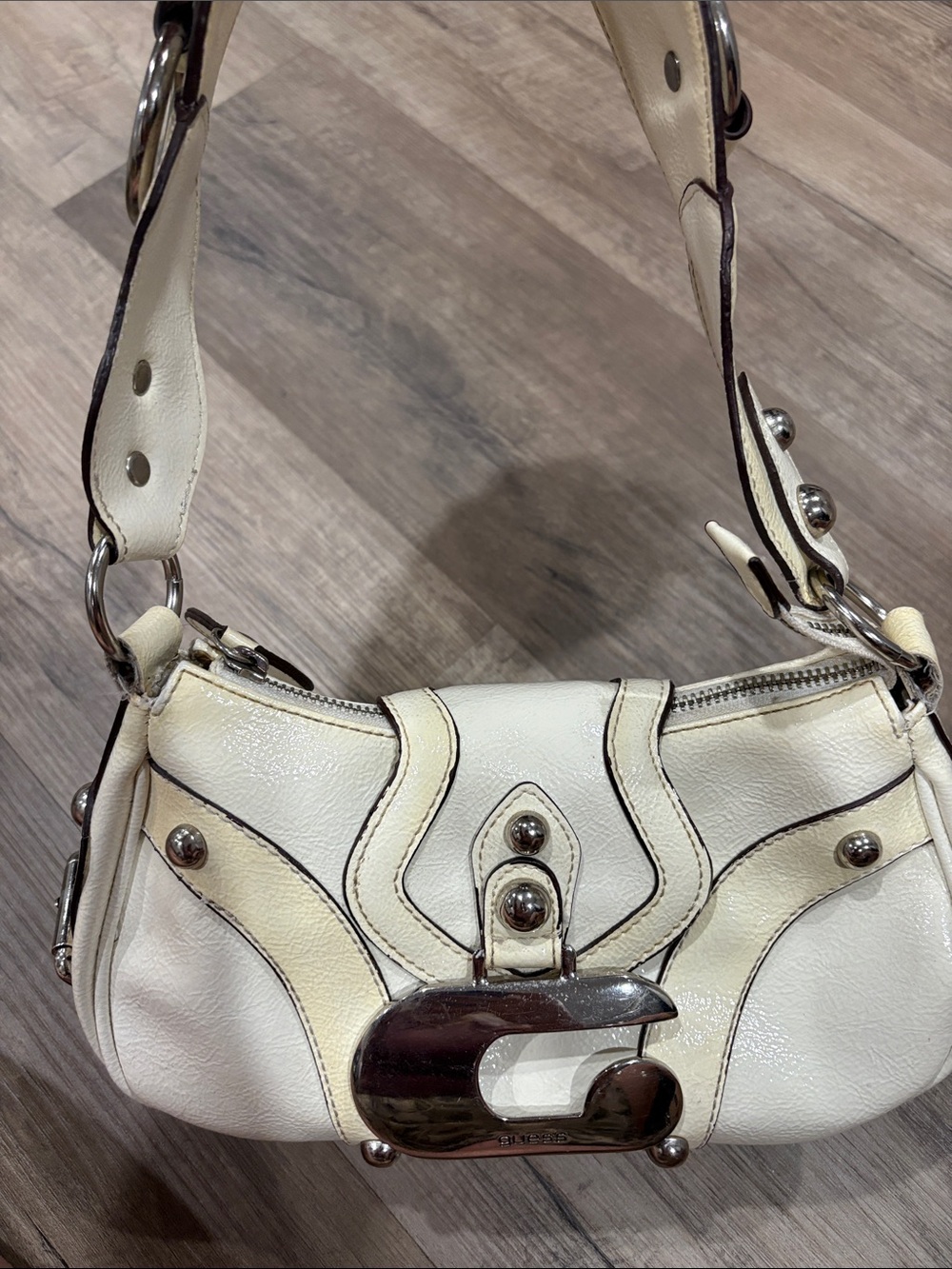 Y2K Guess Cream and White Leather Shoulder Bag with Silver Accents